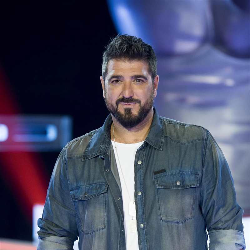 Así ha cambiado Manuel Carrasco: De concursante de 'OT 2' a coach de 'La  Voz' - Bekia Actualidad