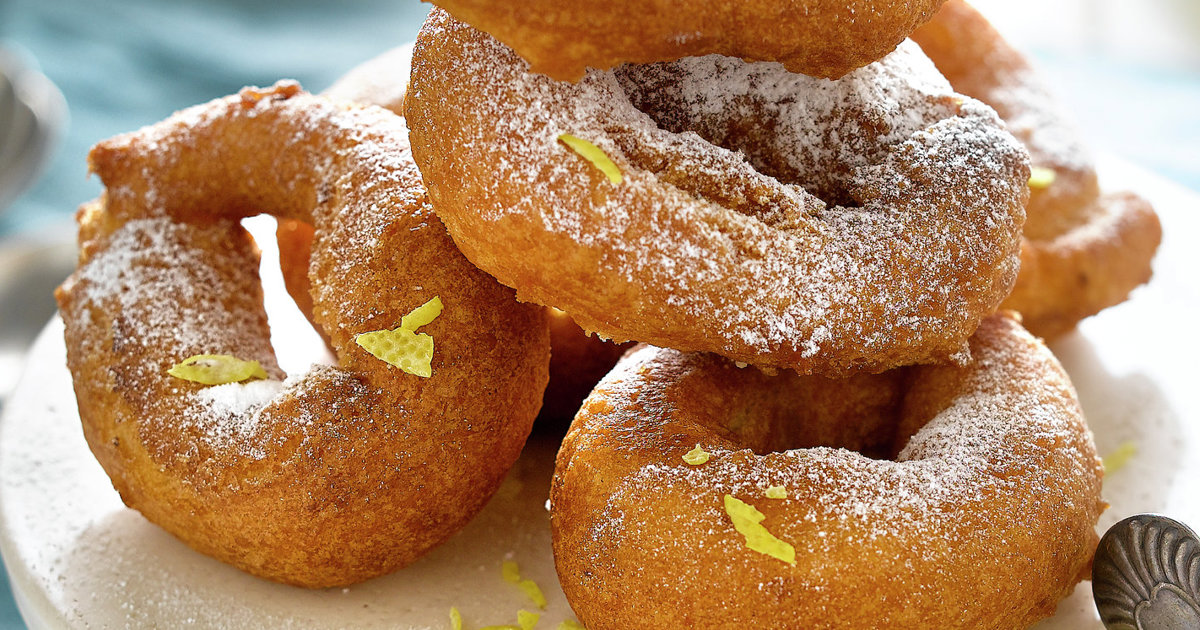 Grandma’s donuts that use 10 scoops, no measuring required, and only take a few minutes!  (Video attached)